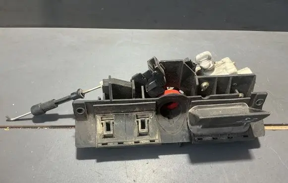 Audi A6 S6 C5 4B Tailgate/trunk/boot exterior handle 8D9827565C