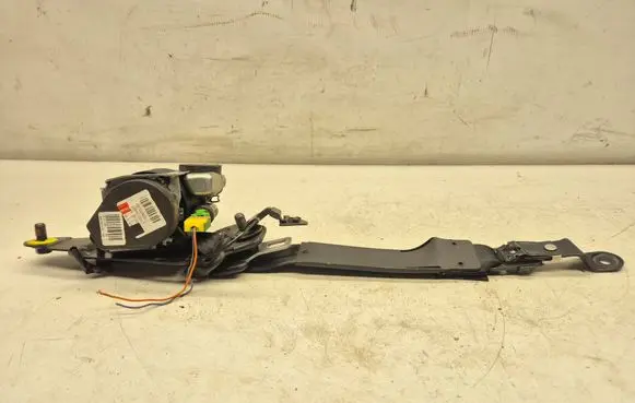 Volvo XC90 Rear seatbelt 601239200 018R000 60671105
