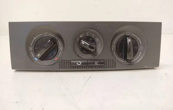 Skoda Fabia Mk1 (6Y) Climate control unit 6Y0820045A 901511760002