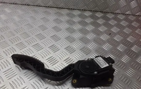 Renault Laguna III Accelerator throttle pedal 180050001R