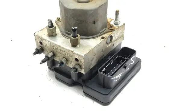 Nissan X-Trail T32 ABS Pump 476604CC0A