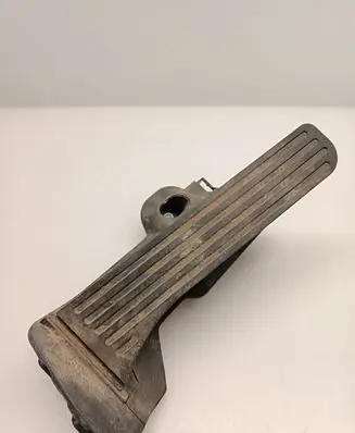 Volkswagen PASSAT B7 Accelerator throttle pedal 1K2721503AJ 6PV01104005