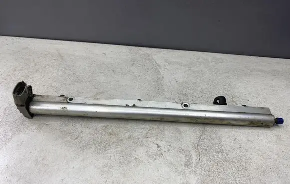 Volvo V50 Fuel main line pipe 8699449 0261230110 48830