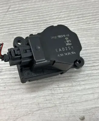 Ford C-MAX I Air flap motor/actuator 3M5H19E616AB EAD251 L1875