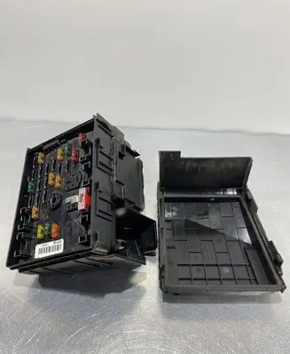 Volkswagen PASSAT CC Fuse box set 3C0937125