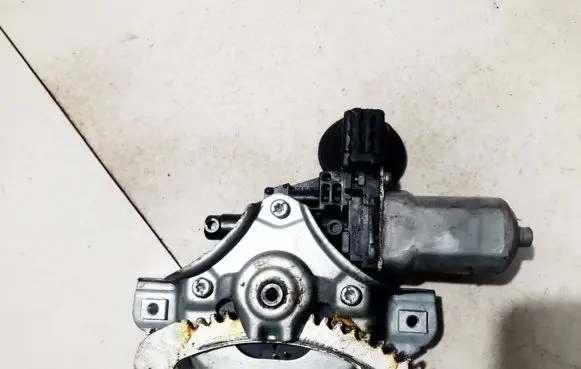 Toyota Auris 150 Front door window regulator motor 857200D120 85720-0D120