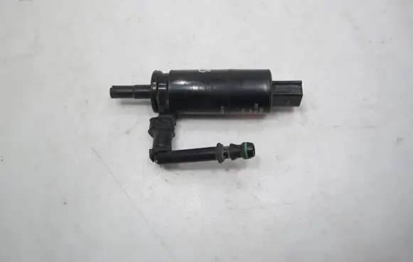 Volkswagen Jetta VI Headlight washer pump 3B7955681