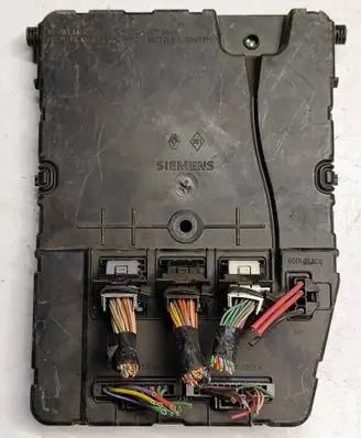 Renault Clio III Engine ECU kit and lock set 8200374771 05341 S118400400G