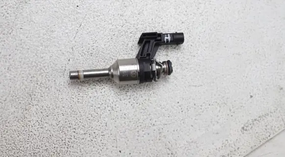 Fuel injector