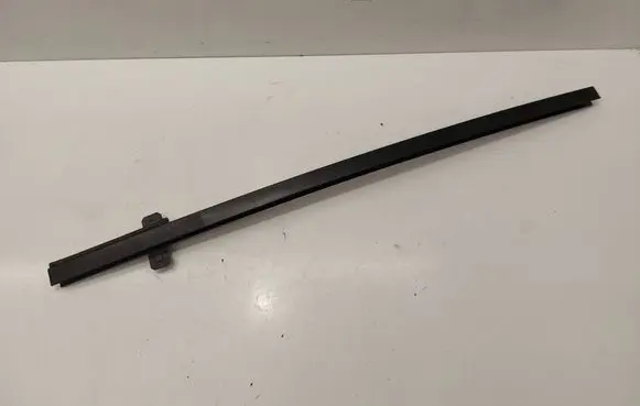 Volkswagen Touran II Rear door windshield rail 1T0839407