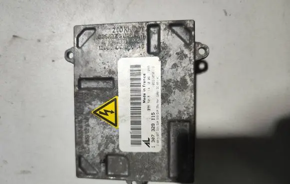Audi A3 S3 8P Headlight ballast module Xenon 1307329115 10EE0050119