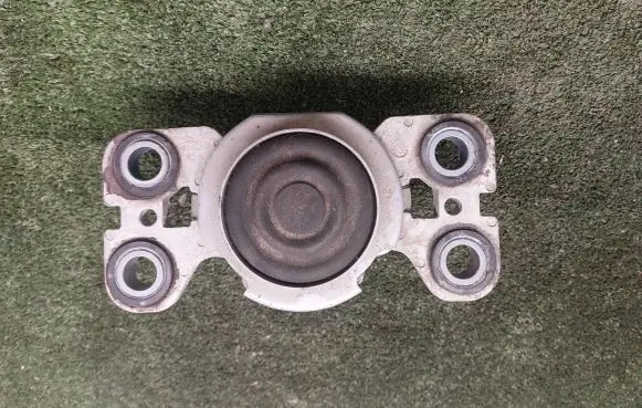 Land Rover Range Rover L322 Engine mount bracket BJ327M121 151012