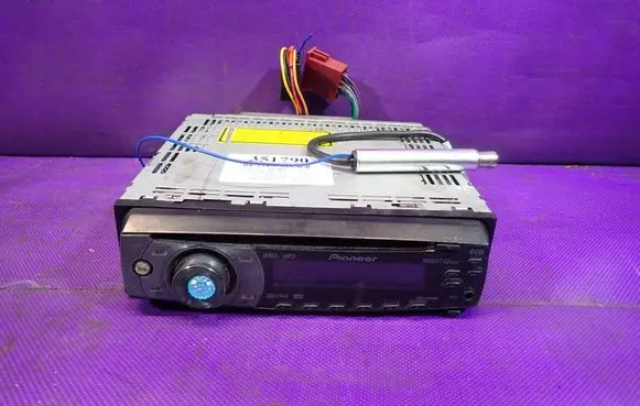 Volkswagen Polo III 6N 6N2 6NF Radio/CD/DVD/GPS head unit 
