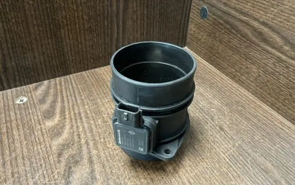 Renault Master III Mass air flow meter 8200914647 5WK97022
