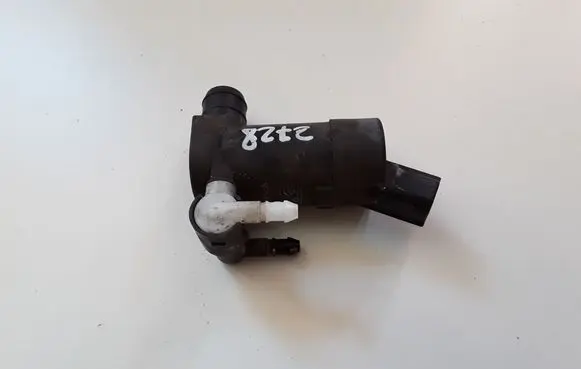 Volvo XC70 Windscreen/windshield washer pump S7117K624FE