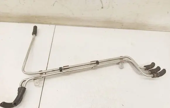 Toyota Avensis T250 Fuel line pipe 