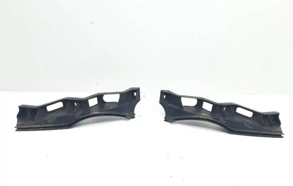 Front bumper mounting bracket