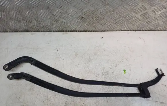 Front wiper blade arm