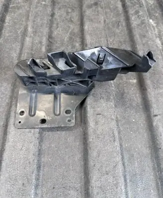 Infiniti FX Headlight/headlamp mounting bracket 622921CA0A