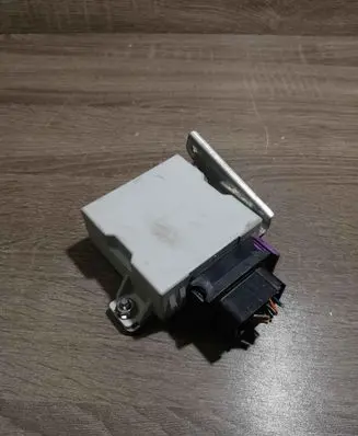 Toyota Corolla Verso AR10 Window wiper relay 859400F010A