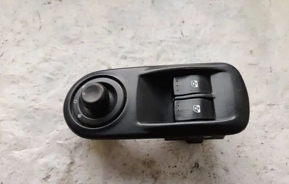 Renault Trafic I Electric window control switch 8200011867 9116523
