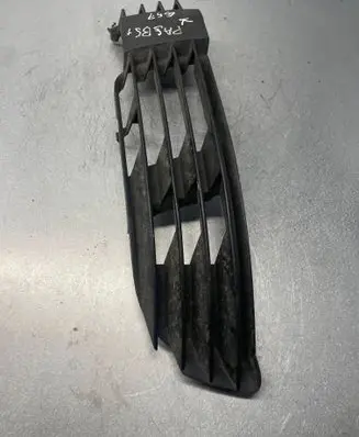 Volkswagen PASSAT B5.5 Front bumper lower grill 3B0853665