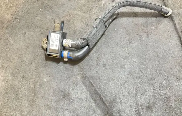 Peugeot 2008 II Exhaust gas pressure sensor 9812047080