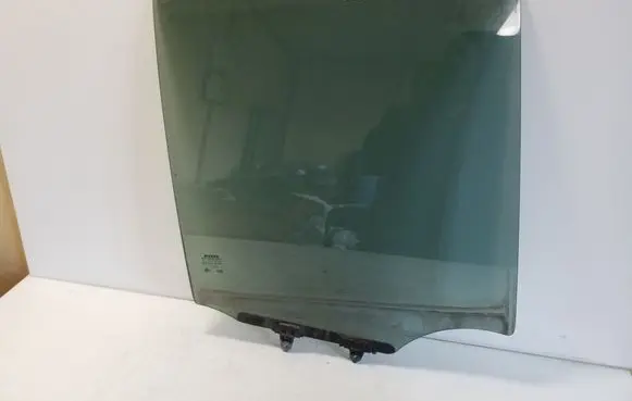 Nissan Pathfinder R51 Rear door window glass E943R004654