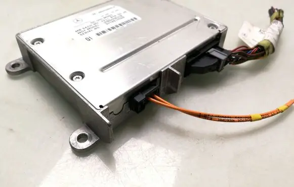 Mercedes-Benz C W203 Bluetooth control unit module A2118705526 UH06MM01CB