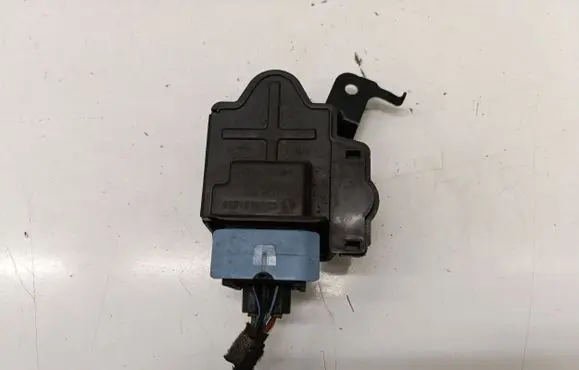 Opel Crossland X Glow plug pre-heat relay 9677871680 9801808680