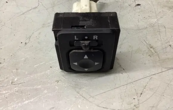 Mitsubishi Outlander Wing mirror switch 183589