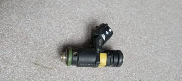 Volkswagen Golf Plus Fuel injector 036906031AG