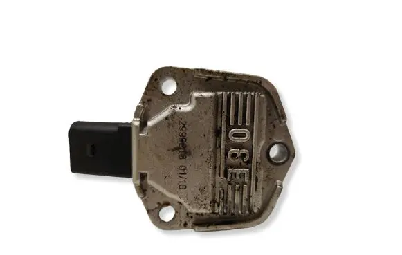 Audi A4 S4 B6 8E 8H Oil level sensor 