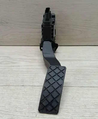 Skoda Octavia Mk3 (5E) Accelerator throttle pedal 5Q1723503H 6PV01062111