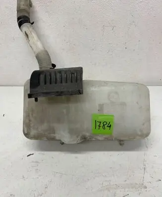 Windshield washer fluid reservoir/tank