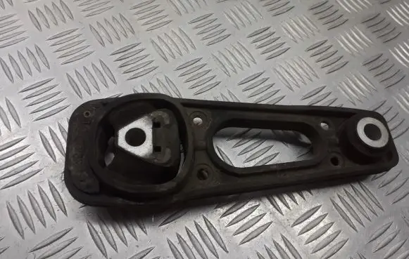 Dacia Duster Gearbox mounting bracket