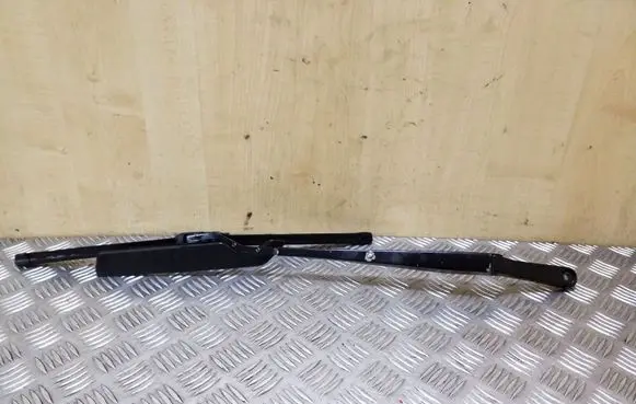 Front wiper blade arm