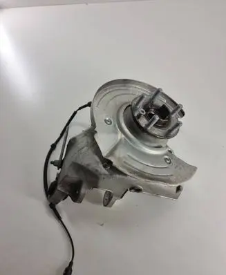 Rear wheel hub spindle/knuckle