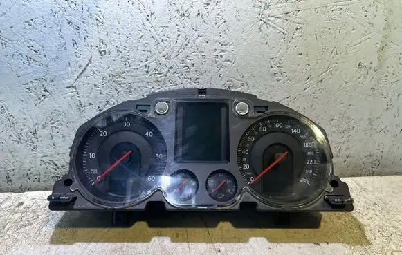 Volkswagen PASSAT B6 Speedometer (instrument cluster) 3C0920871K V0002000 12511337