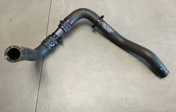 Mercedes-Benz B W246 W242 Engine coolant pipe/hose 101553610C