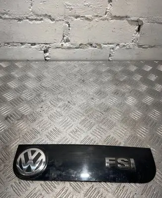 Volkswagen PASSAT B6 Engine cover (trim) 06F103929