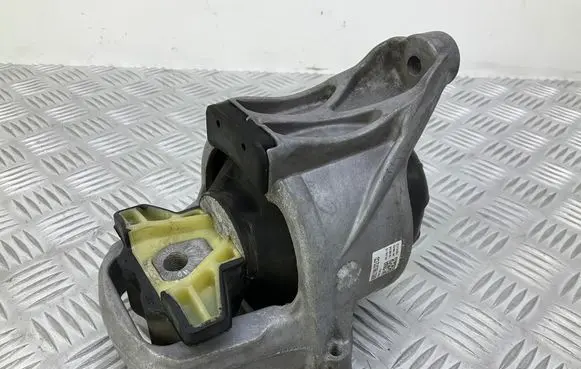 Audi A4 S4 B9 Engine mount bracket 8W0199372CD