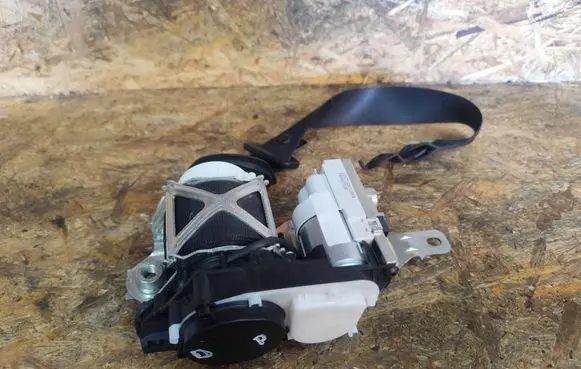 Mercedes-Benz ML W166 Front seatbelt 34095411B
