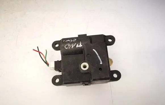 Nissan Primera Air flap motor/actuator 3T04030820