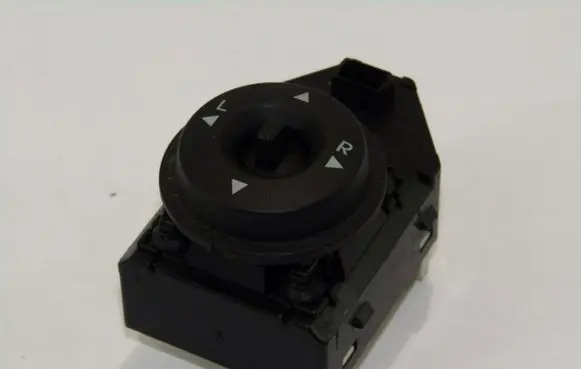 KIA Venga Wing mirror switch 457480