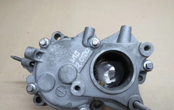 Ford S-MAX Vacuum pump 9674992180