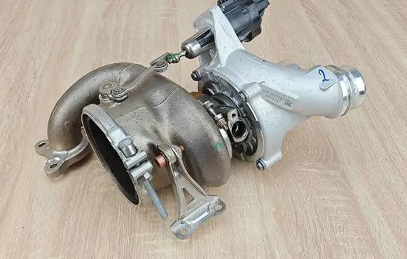 BMW 5 G30 G31 G38 Turbo 8679021