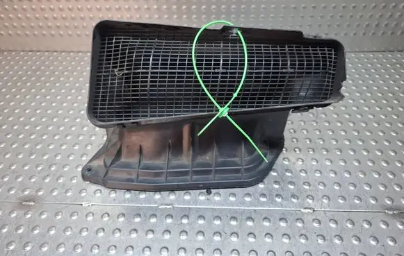 Audi A8 S8 D4 4H Cabin air duct channel S27705903 4H2819904A