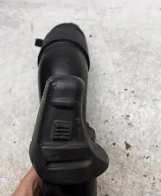 Audi Q7 4L Air intake duct part 06E129629R