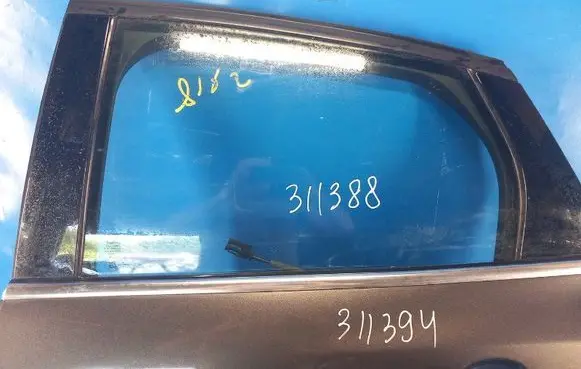 Ford Focus Front windscreen/windshield window CP9Z5825713A